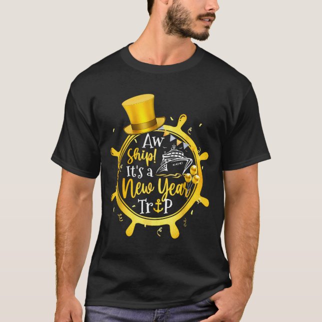 Retro New Year Trip Cruise Matching Family Vacatio T-Shirt (Front)