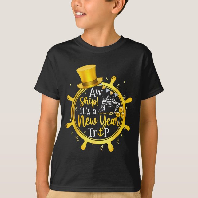 Retro New Year Trip Cruise Matching Family Vacatio T-Shirt (Front)