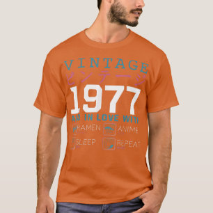 Retro Otaku Kanji Vintage 1977 Birthday Ramen Anim T-Shirt