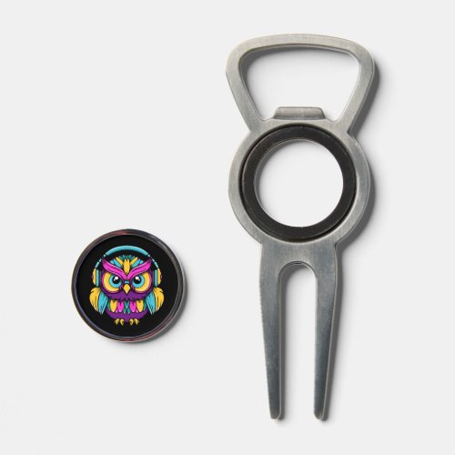 Retro Owl Wearing Headphones Divot Tool