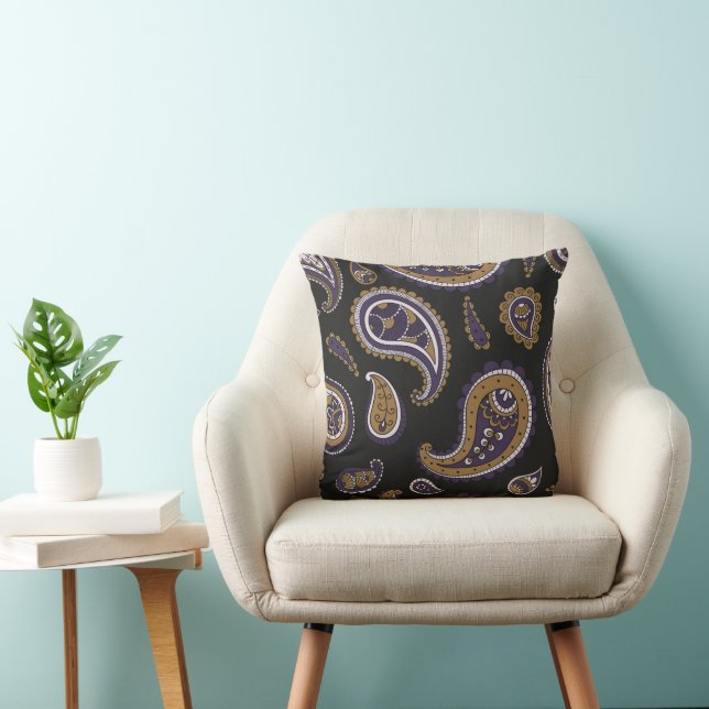 Retro Paisley Pattern Throw Pillow (Chair)