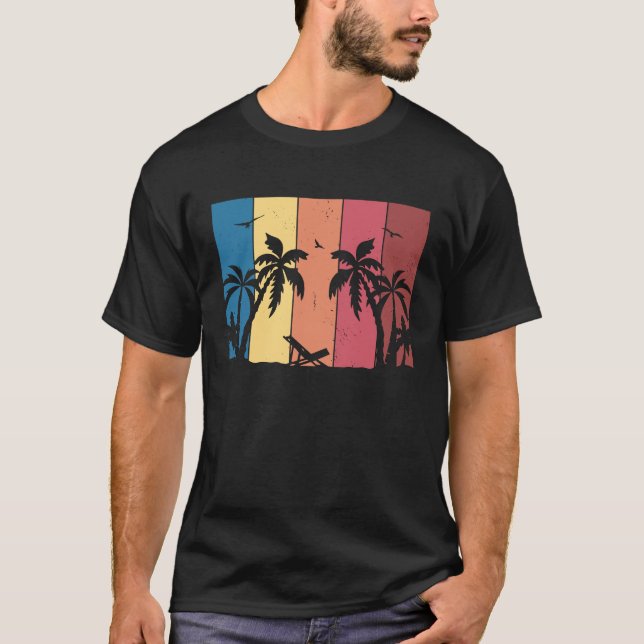 Retro palm trees with sun lounger palm tree holida T-Shirt (Front)