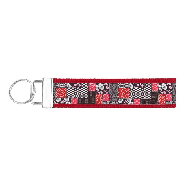 Retro Patchwork Floral Quilt Pattern Wrist Keychain (Keys on Left)