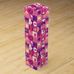 Retro Pink Purple Wine Bauhaus Pattern Wine Box<br><div class="desc">Retro Pink Purple Wine Bauhaus Pattern Wine Gift Box features a vintage wine pattern in pink, purple and white. Perfect for birthdays,  celebrations,  thank you gifts,  Mother's Day,  Christmas and holiday gift wrapping. Created by Evco Holidays www.zazzle.com/store/evcoholidays</div>