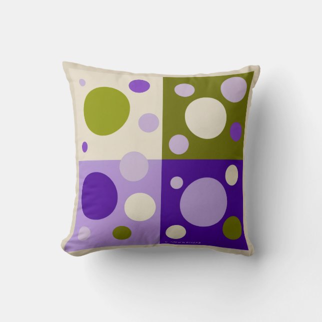 RETRO POP CIRCLES THROW PILLOW. THROW PILLOW (Front)