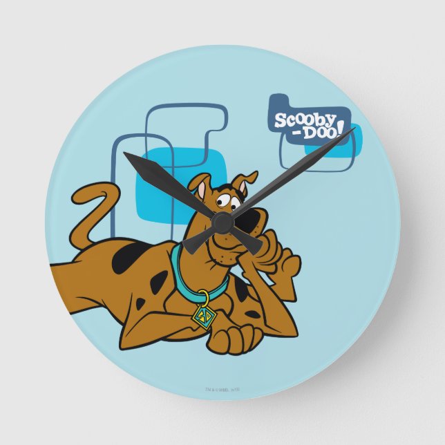 Retro Squares Scooby-Doo Lying Down Round Clock (Front)