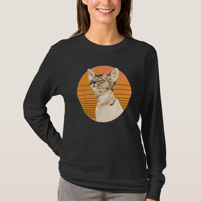 Retro Style Cat for every kitten & cat T-Shirt (Front)