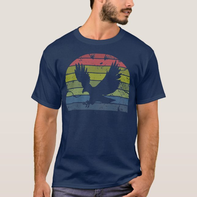 Retro sunset American bald eagle soaring predator T-Shirt (Front)
