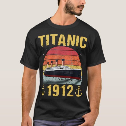 Retro Titanic 1912 Cruise Vessel Vintage Ship T_Shirt
