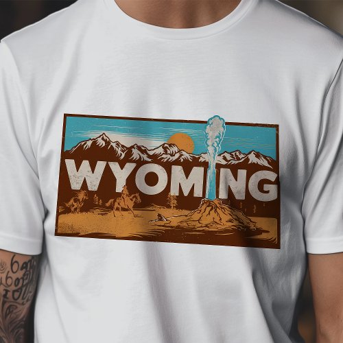 Retro Travel Iconic Wyoming Graphic T-Shirt