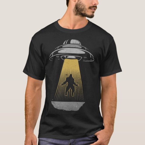 Retro UFO Alien Abduction Bigfoot Spaceship T_Shirt