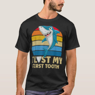 Retro Vintage I Lost My First Tooth Shark Tooth Fa T-Shirt