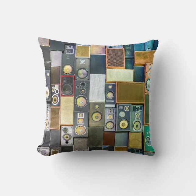 Retro Wall-Hung: Vintage Speaker Design Throw Pillow (Front)