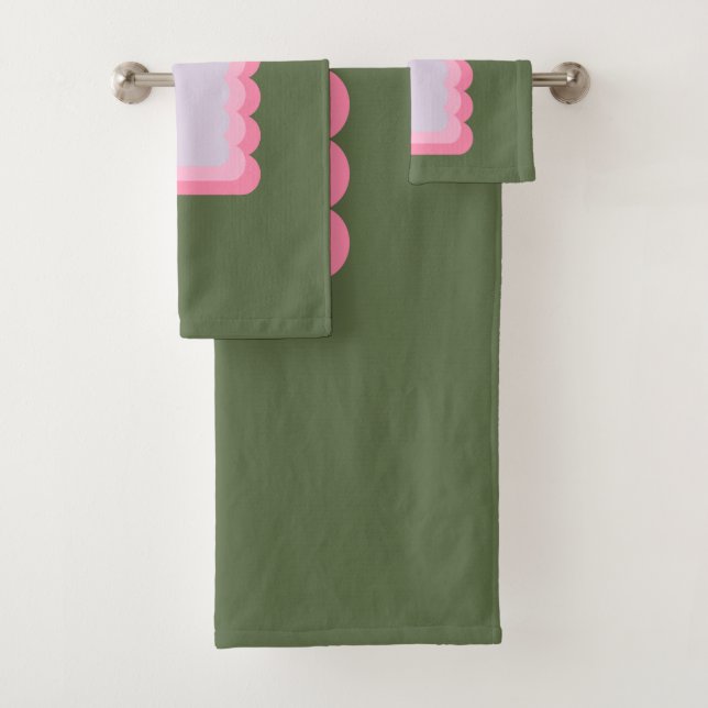 Retro Wavy Shape Green And Pink Bath Towel Set (Insitu)