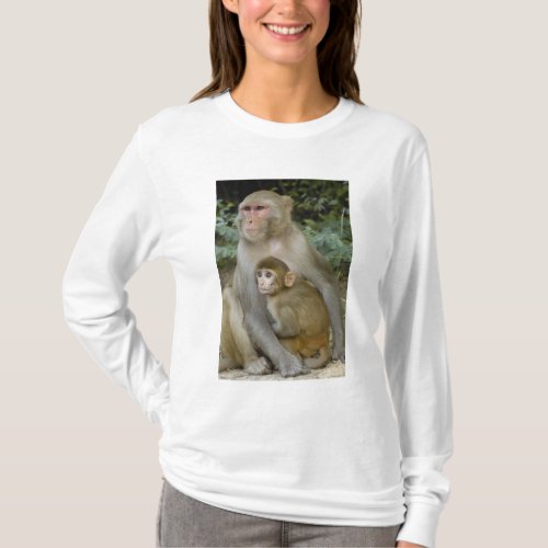 Rhesus Macaques Macaca mulatta mother  baby T_Shirt
