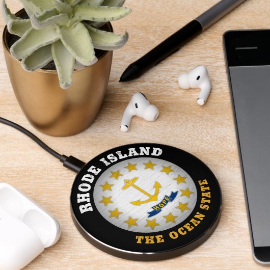 RHODE ISLAND OCEAN STATE STATE FLAG WIRELESS CHARGER (Desk 2)