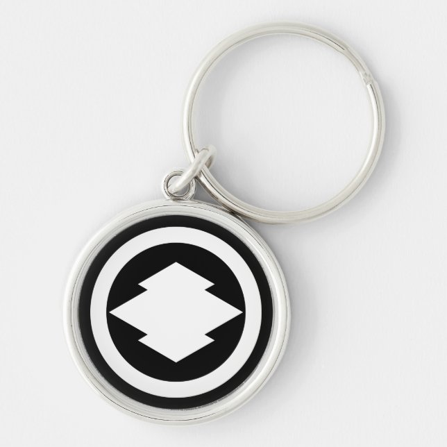 Rhombic pine bark in circle keychain (Front)