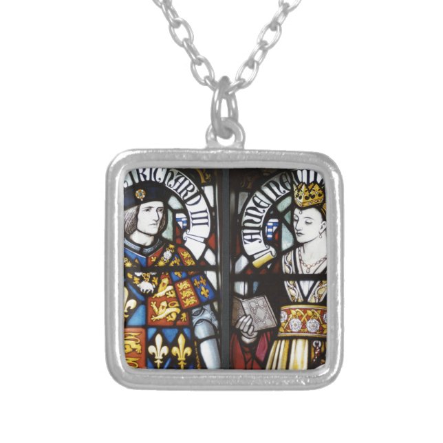 RICHARD III AND QUEEN ANNE OF ENGLAND SILVER PLATED NECKLACE (Front)