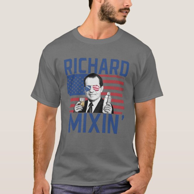 Richard Mixin 4th Of July Drinking President Nixon T-Shirt (Front)