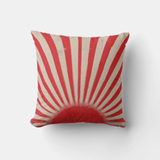 Rising Sun Background – Retro Vintage Rays Throw Pillow