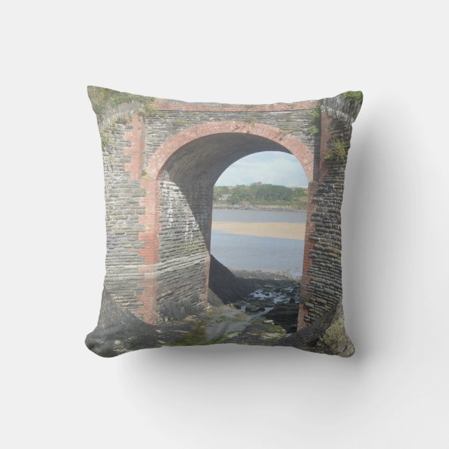 river bridge throw pillow (Front)