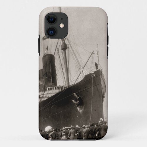 RMS Lusitania arrives New York City 1907 iPhone 11 Case