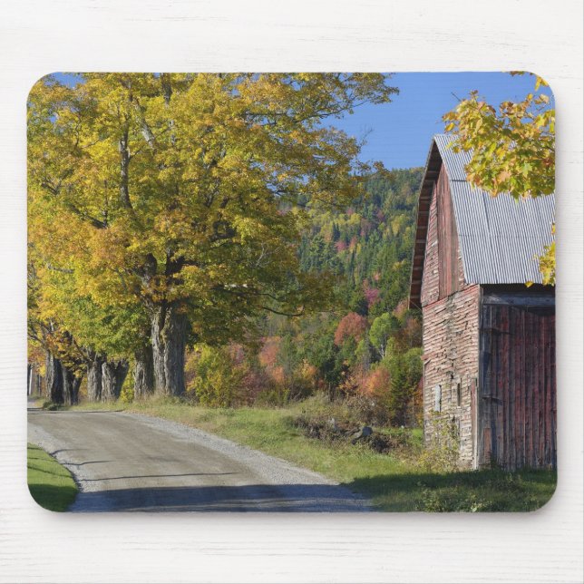 Road beside classic rural barn/farm in autumn, 2 mouse pad (Front)