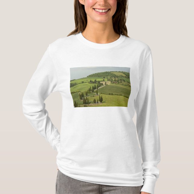 Road from Pienza to Montepulciano, T-Shirt (Front)