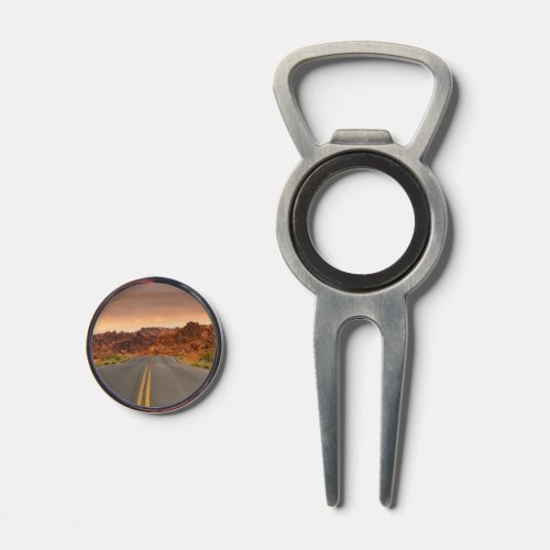 Road trip sunset divot tool