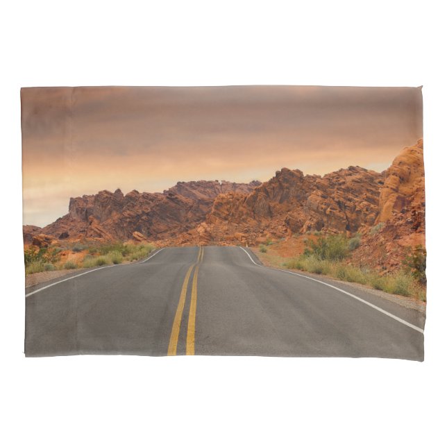 Road trip sunset pillow case (Front)