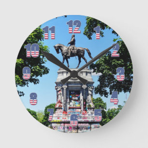 Robert E. Lee Statue Round Clock