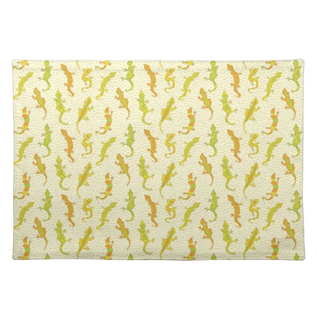 Rock Climbing Geckos on yellow - seamless pattern. Cloth Placemat (Front)
