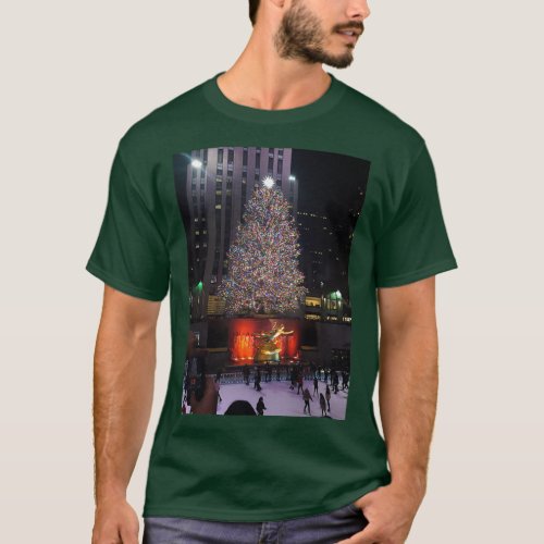 Rockefeller Center Christmas Tree Scene T_Shirt