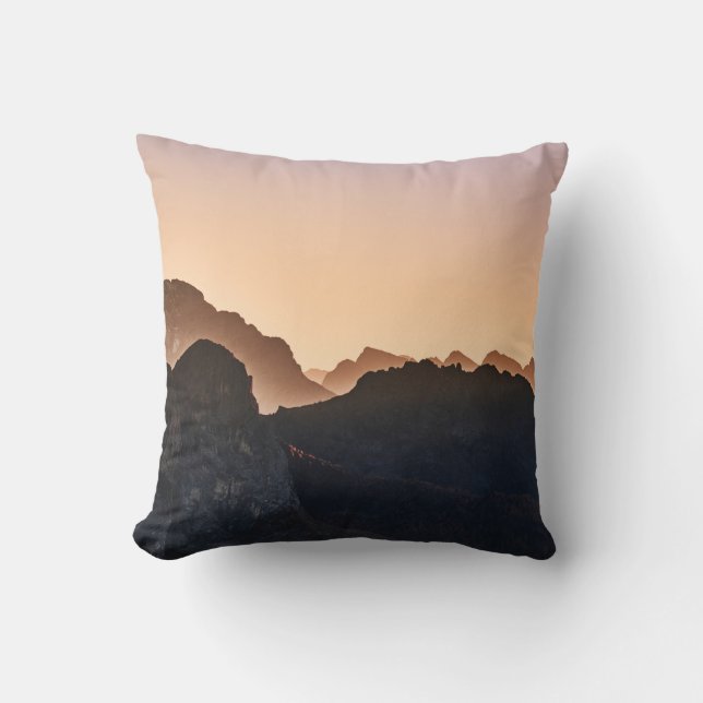 ROCKY MOUNTAIN THROW PILLOW (Front)