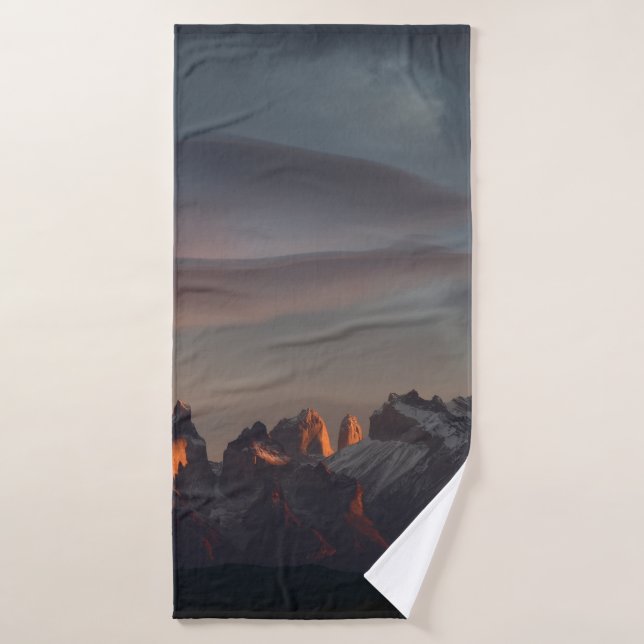 ROCKY MOUNTAIN UNDER GRAY CLOUDS BATH TOWEL (Bath Towel)