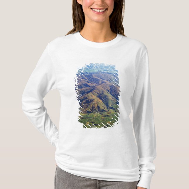 Rolling hills in Southland Region of New Zealand T-Shirt (Front)