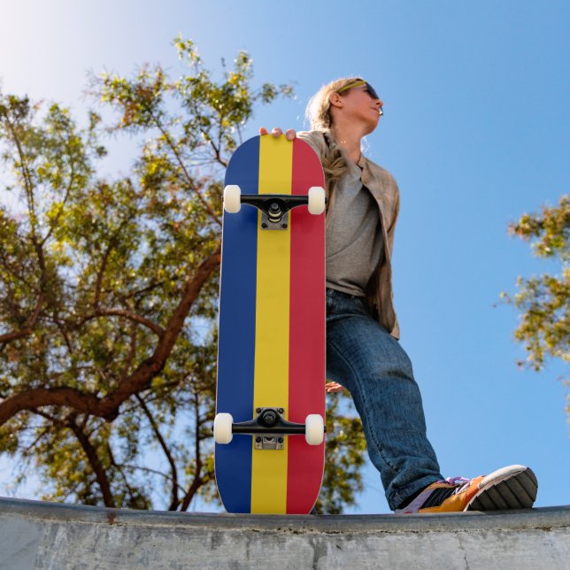 Romania flag skateboard (Outdoor 1)
