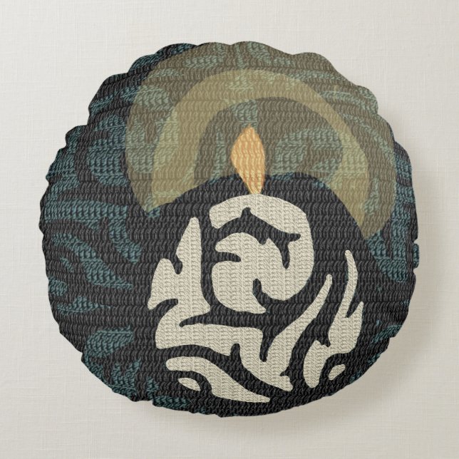 romantic candlelight scroll tapestry motif pillow (Front)