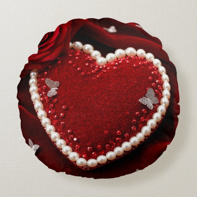 Romantic Heart With Pearl Border Round Pillow (Front)