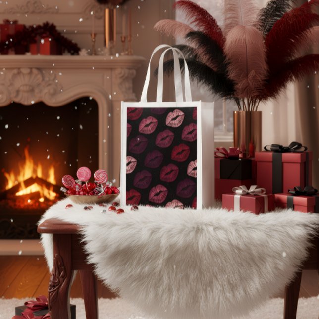 Romantic Lip Print Gift Bag (Creator Uploaded)