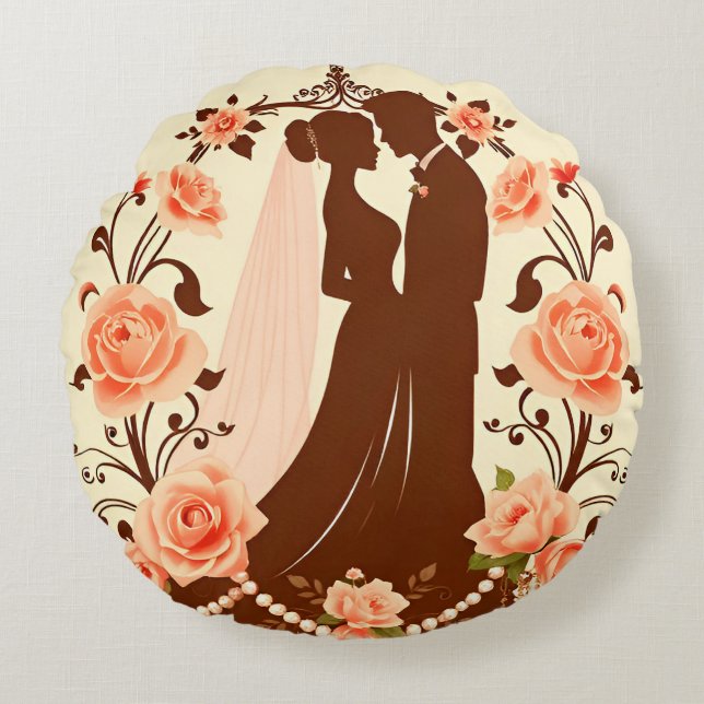 Romantic Silhouette of a Couple Round Pillow (Front)