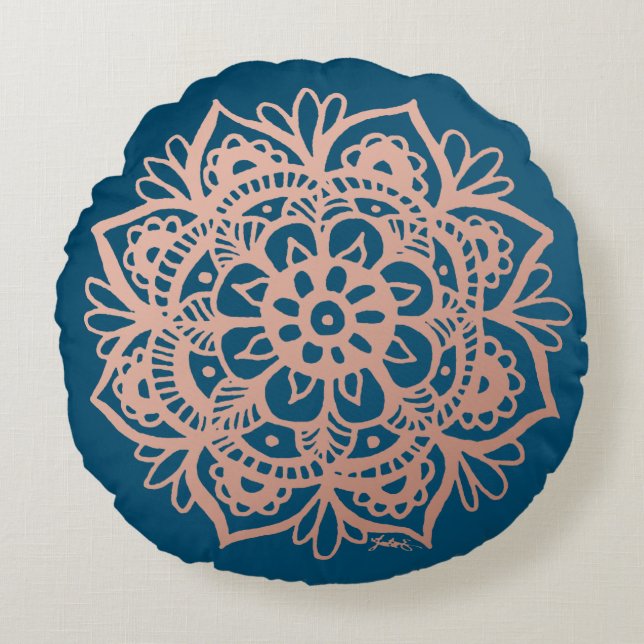 Rose Gold Mandala on Dark Blue Flower Round Pillow (Front)