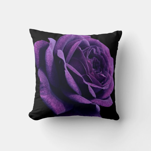 Rose of love throw pillow (Front)