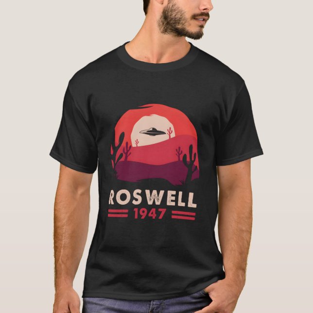 Roswell 1947 Ufo Abduction Flying Saucer Desert Al T-Shirt (Front)