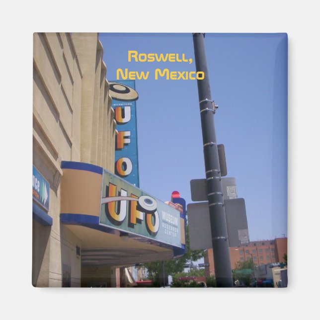 Roswell UFO Museum (w/words) magnet (Front)
