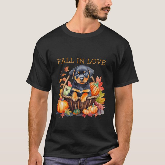Rottweiler Fall In Love T-Shirt (Front)