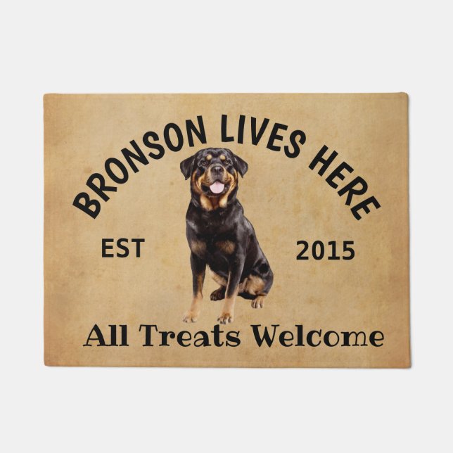 Rottweiler Personalized Dog Lover Welcome Doormat (Front)