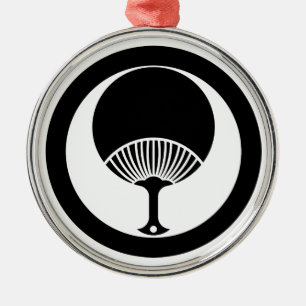 Round fan in circle metal ornament
