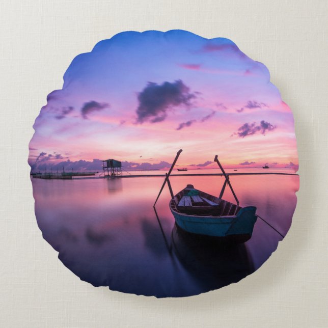 Round Throw Pillow (16") (Front)