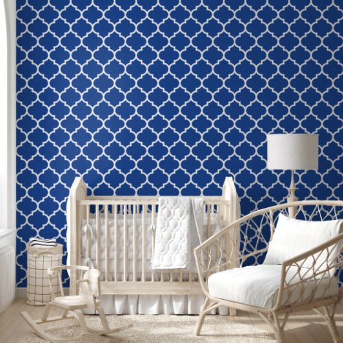 Royal Blue White Quatrefoil Pattern Wallpaper